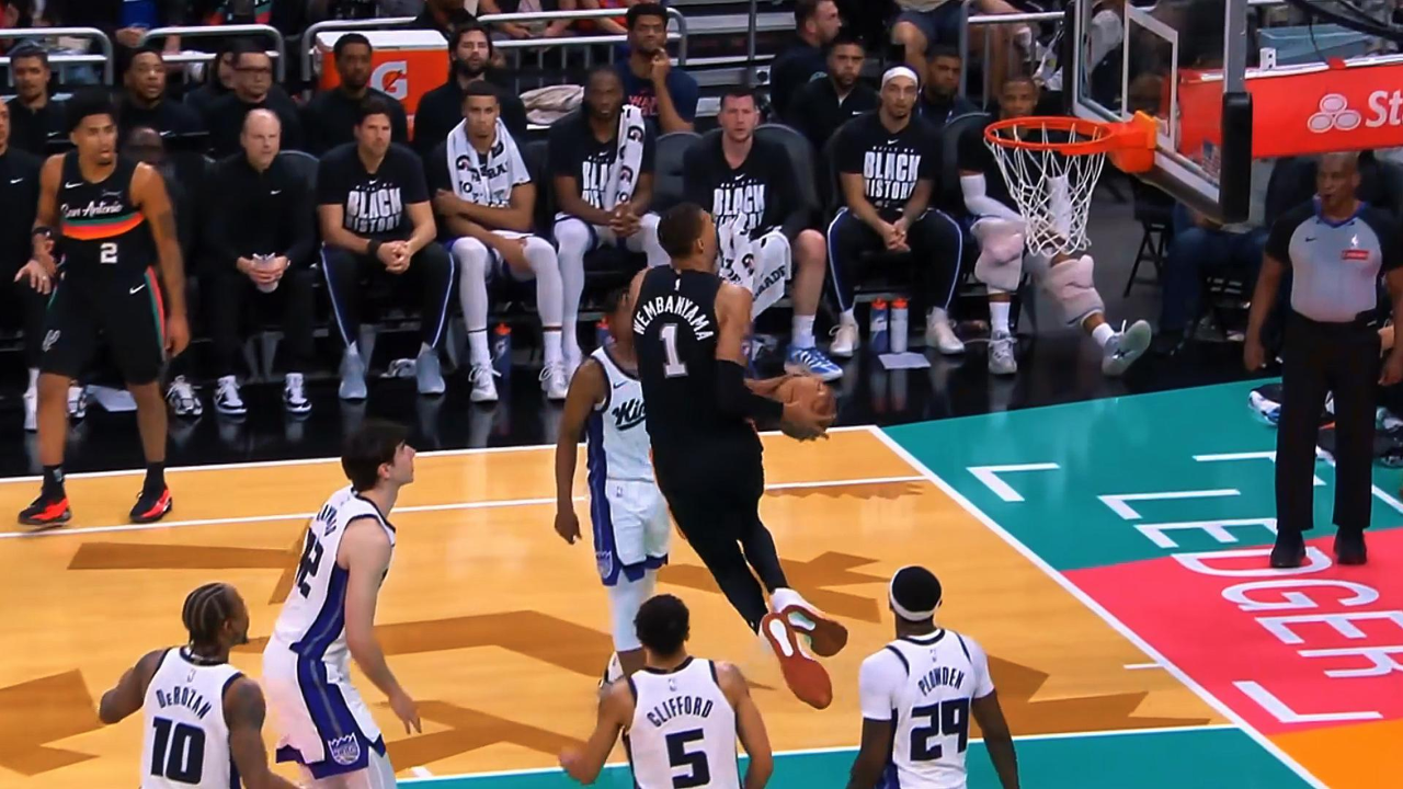 开云体育-里程碑夜芝加哥公牛绝杀压哨,NBA常规赛集结日刷纪录,更衣室稳定,纪律约束更严格的简单介绍
